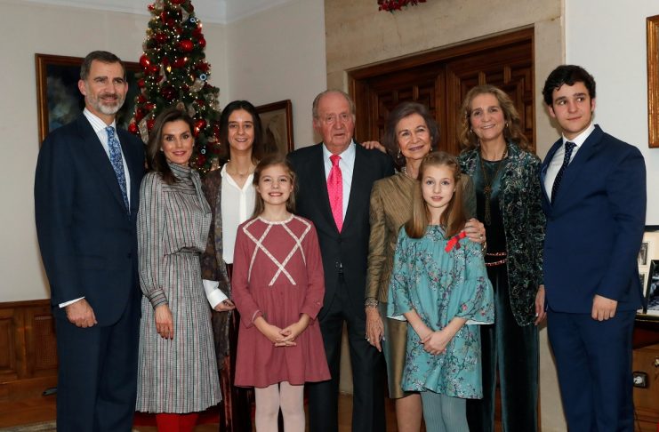 Juan Carlos com a família real espanhola.