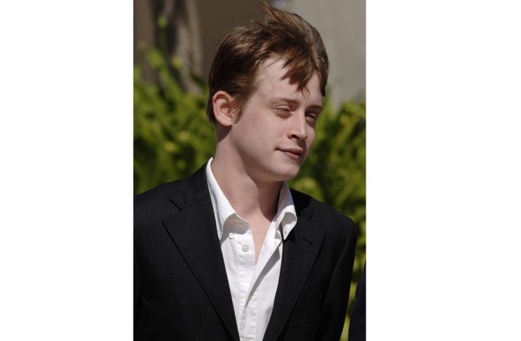 Actor Macaulay Culkin leaves the Santa Barbara county courthouse after hearing in Michael Jackson trial.