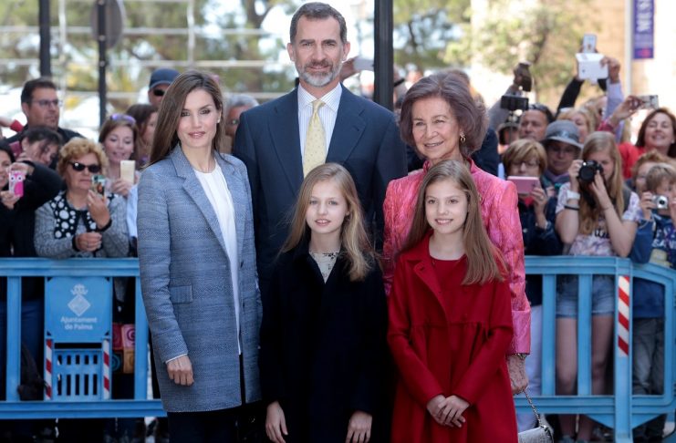 Spanish Royals pose for a picture before attending an Easter mass at the cathedral in Palma de Mallorca, on the Spanish Balearic island of Mallorca
