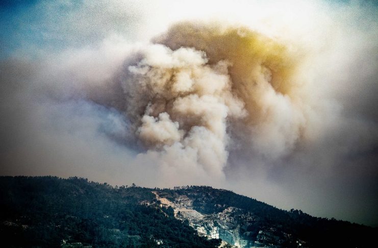Incendio florestal na serra de Monchique