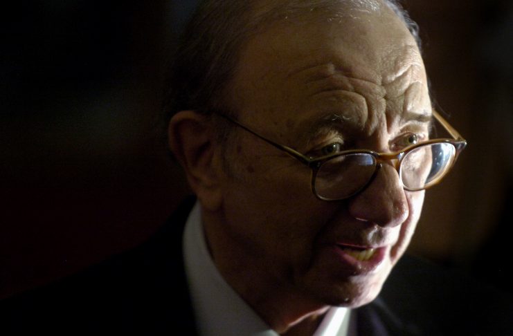 Playwright Neil Simon arrives for program honoring him as 2006 Mark Twain Prize recipient at Kennedy Center in Washington