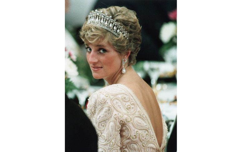 Diana, Princess of Wales, looks over her shoulder during banquet for Japanese Emperor Akihito in Tokyo