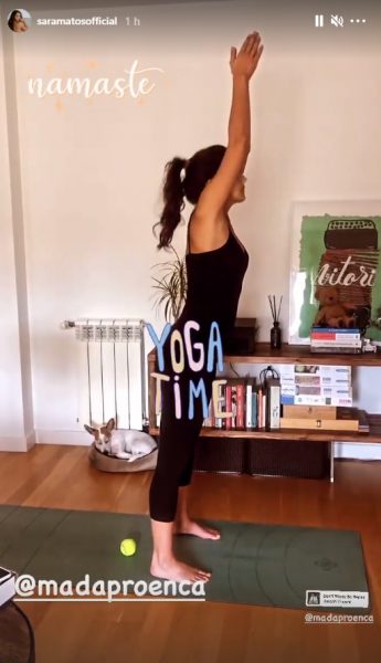 Sara Matos yoga grávida