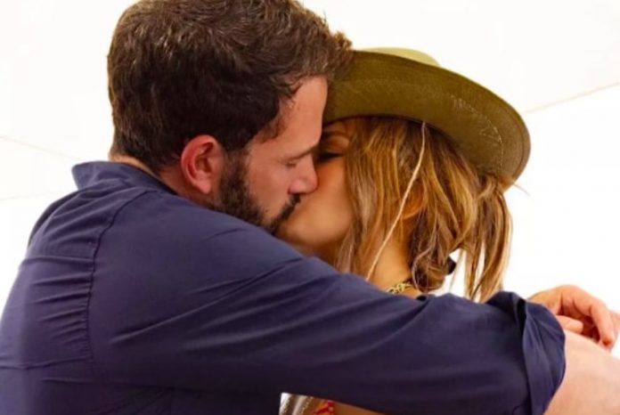 Jennifer lopez Ben Affleck romance aniversário foto rumores