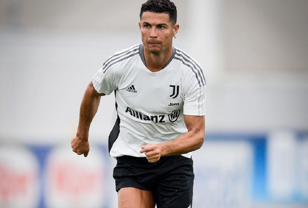 Cristiano Ronaldo abre nova clínica de implantes capilares