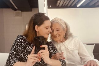 Lídia Muñoz homenageia a avó no Dia do Teatro